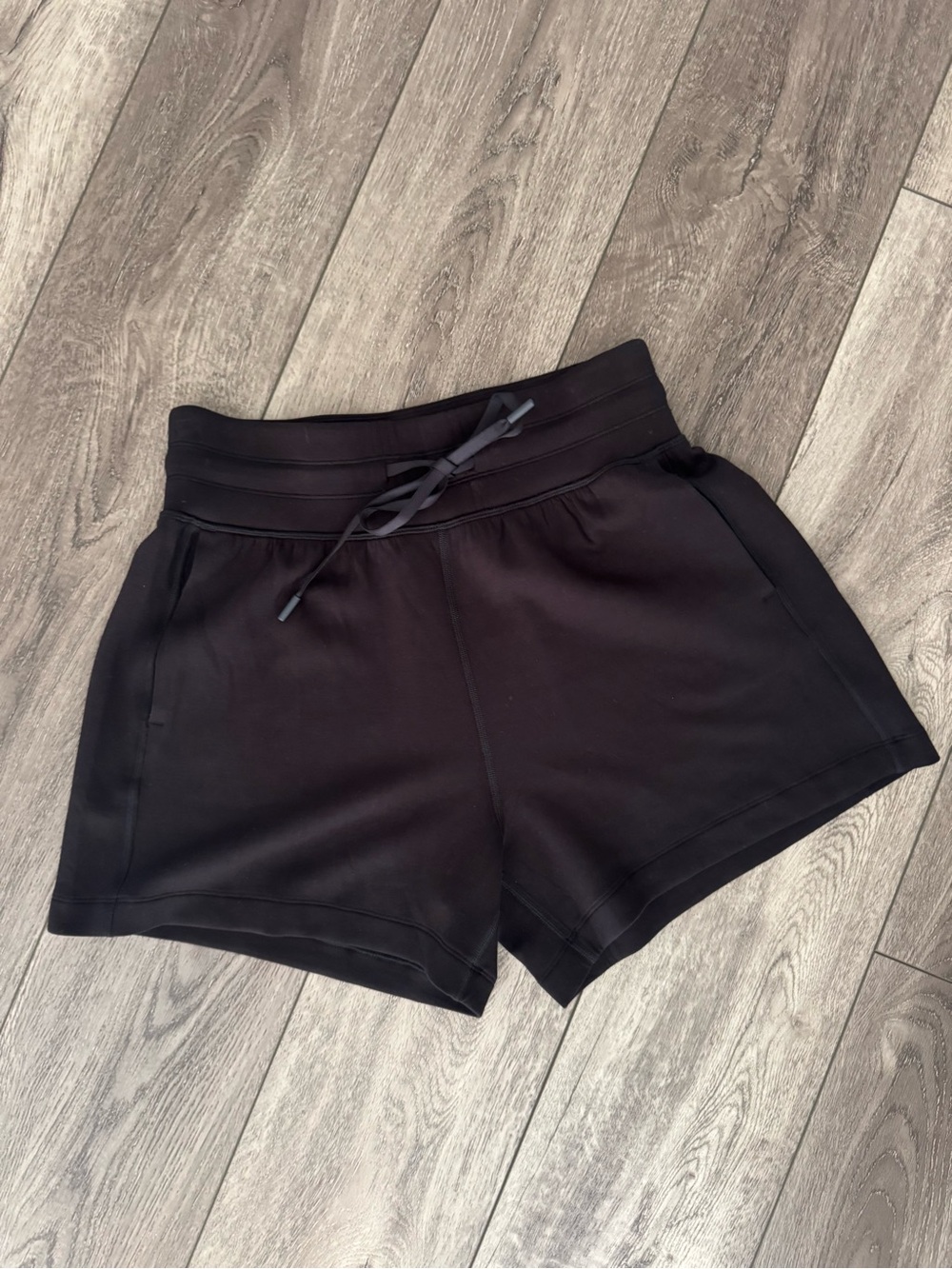 Travis Mathew Skyloft Shorts S